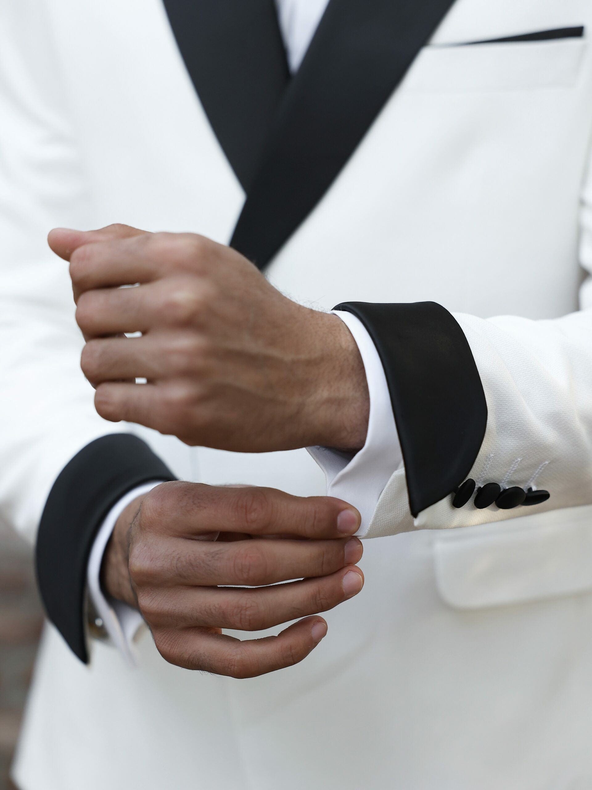 aesido 2 Pieces Double Buttons Peak Lapel Men Suit(Blazer+Pants)