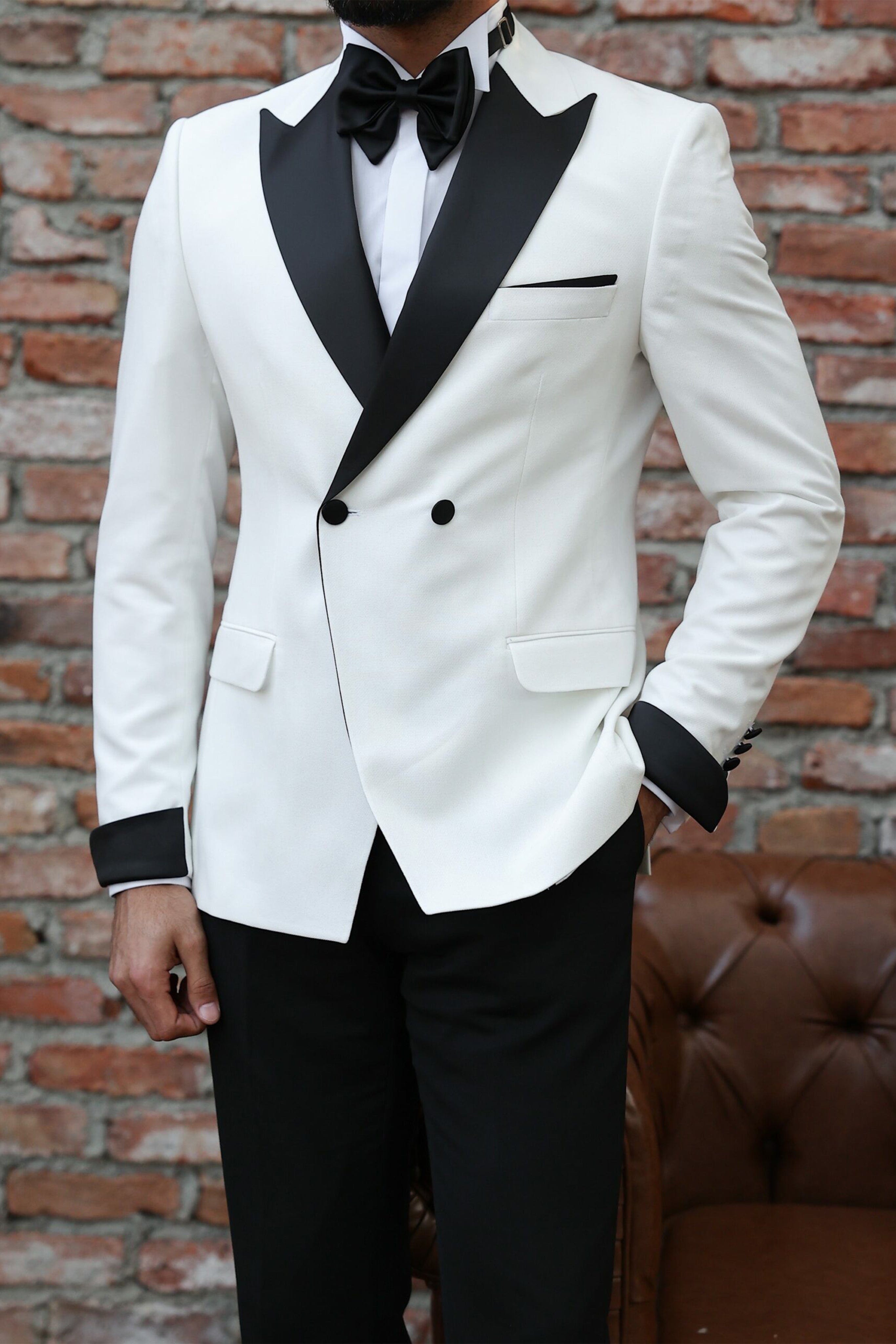aesido 2 Pieces Double Buttons Peak Lapel Men Suit(Blazer+Pants)
