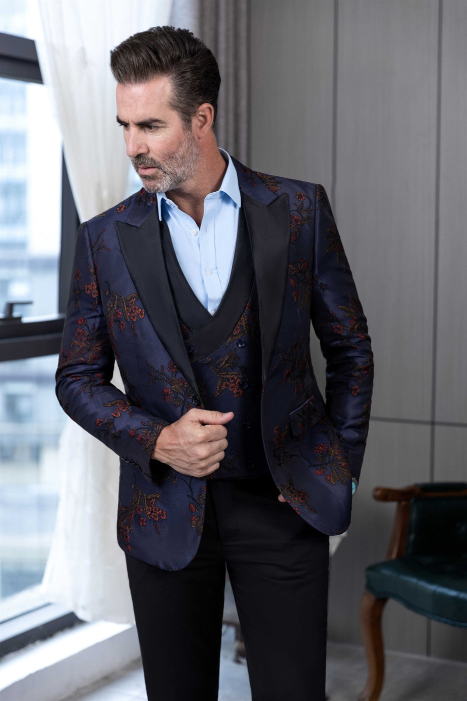 aesido 3 Piece Casual Peak Lapel Men's Suit(Blazer+Vest+Pants)