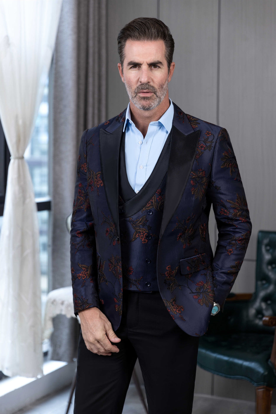 aesido 3 Piece Casual Peak Lapel Men's Suit(Blazer+Vest+Pants)