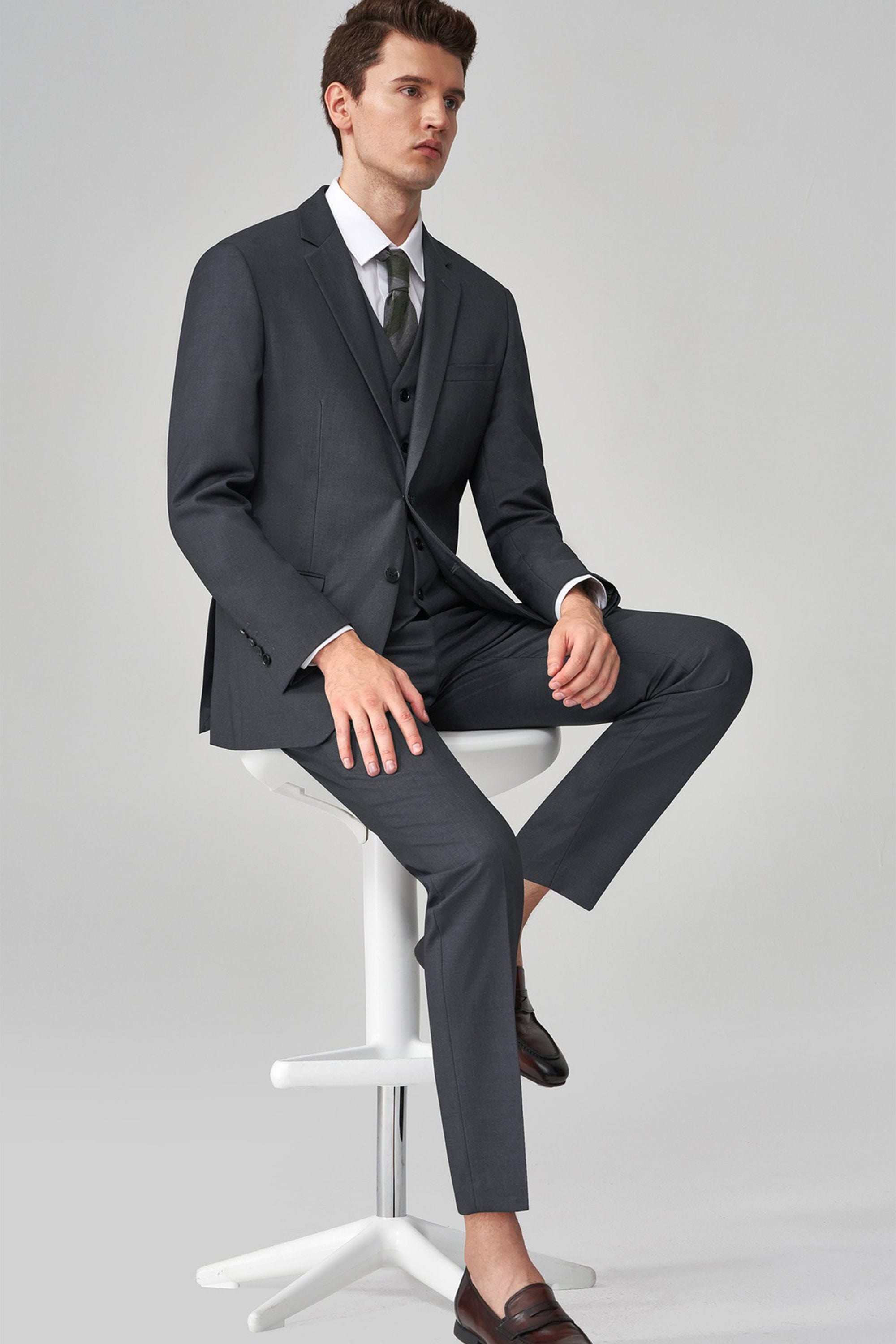 aesido Grey 3 Piece Business Casual Slim Fit Men Suit (Blazer+Pants)