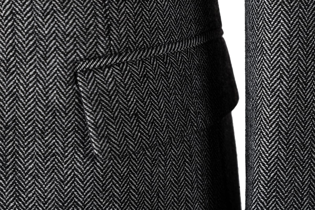 aesido Grey 3 Piece Herringbone Single Button Peak Lapel Business Casual Men Suit (Blazer+Vest+Pants)