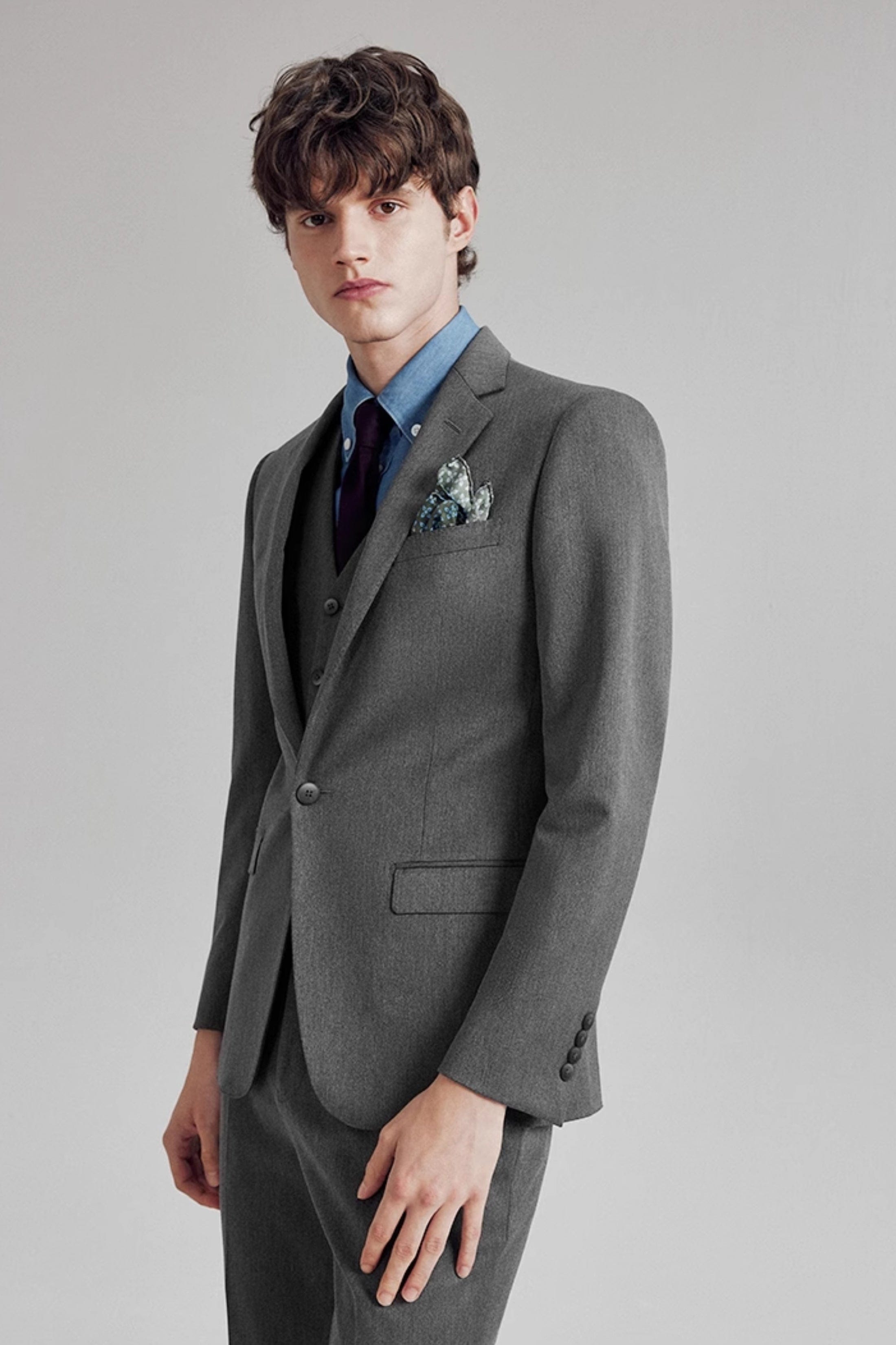 aesido Grey 3 Piece Single Button Business Casual Slim Fit Men's Suit Groom Wedding Dress