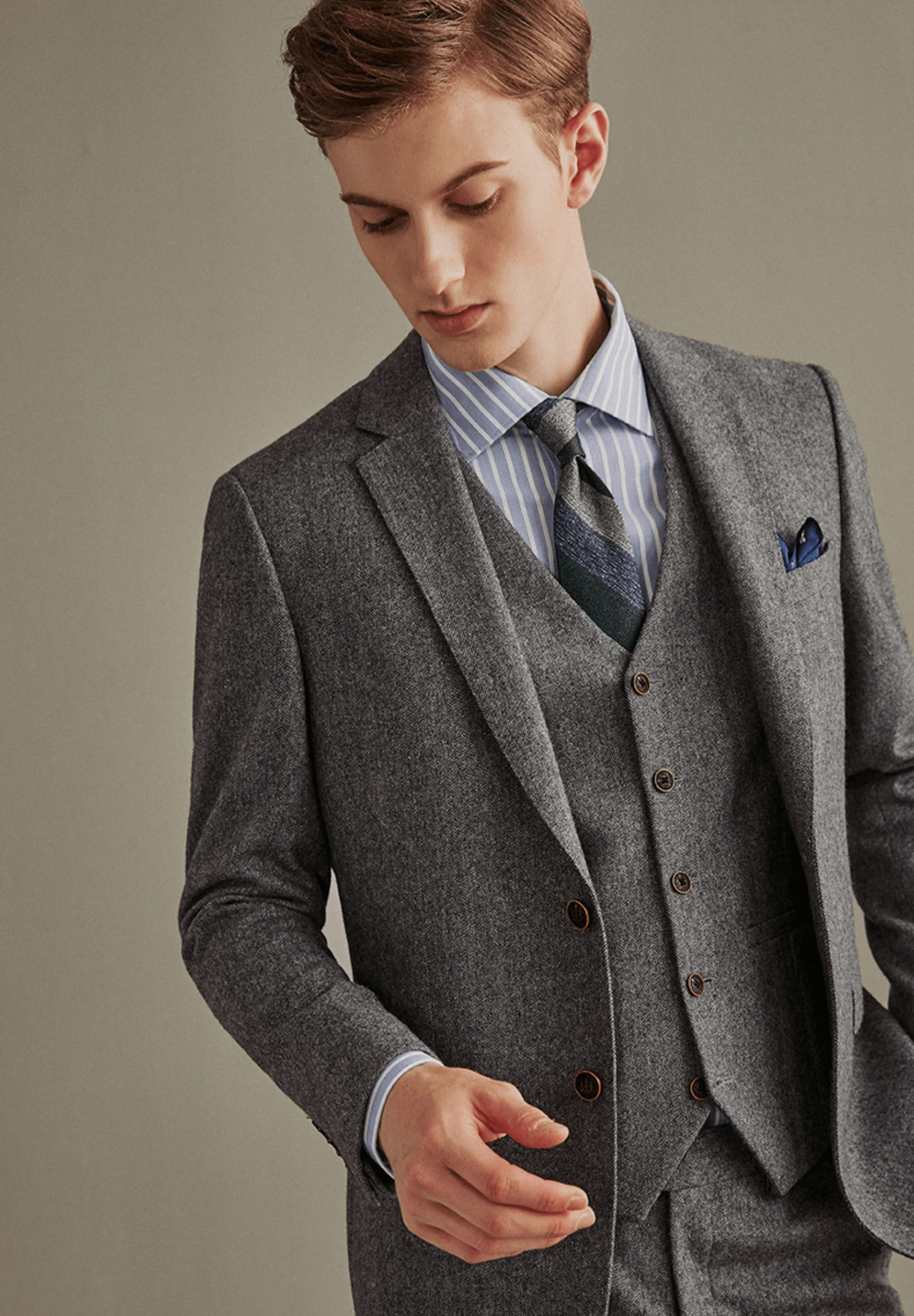 aesido Grey Three Piece Business Casual Men's Suit Groom Wedding Dress