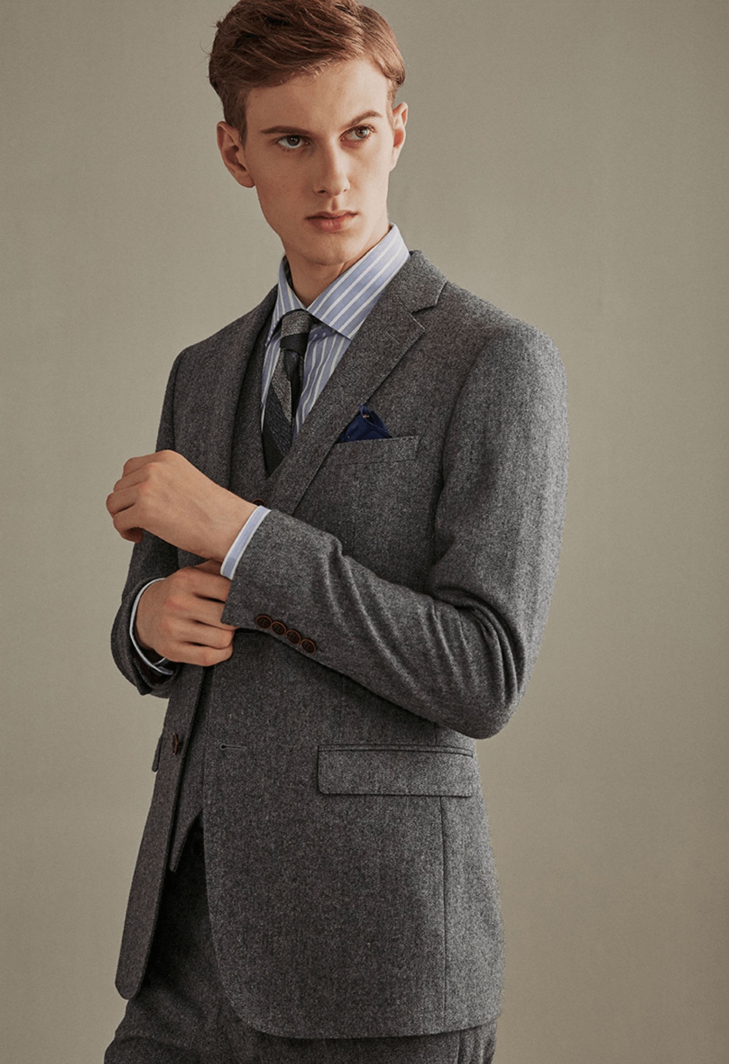 aesido Grey Three Piece Business Casual Men's Suit Groom Wedding Dress