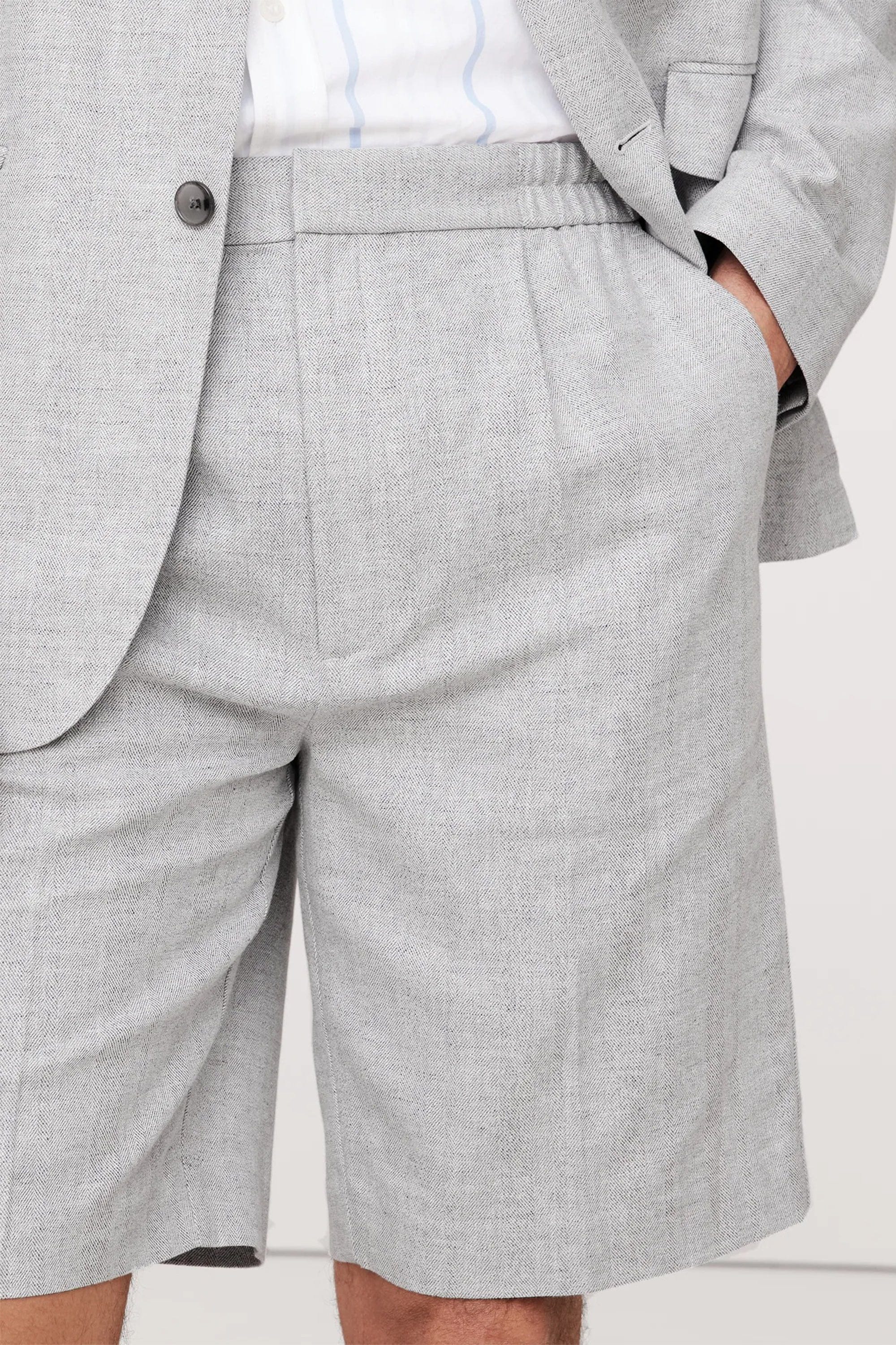 aesido Light Grey 2 Piece Summer Herringbone Double Button Business Casual Men Suit (Blazer+Shorts)