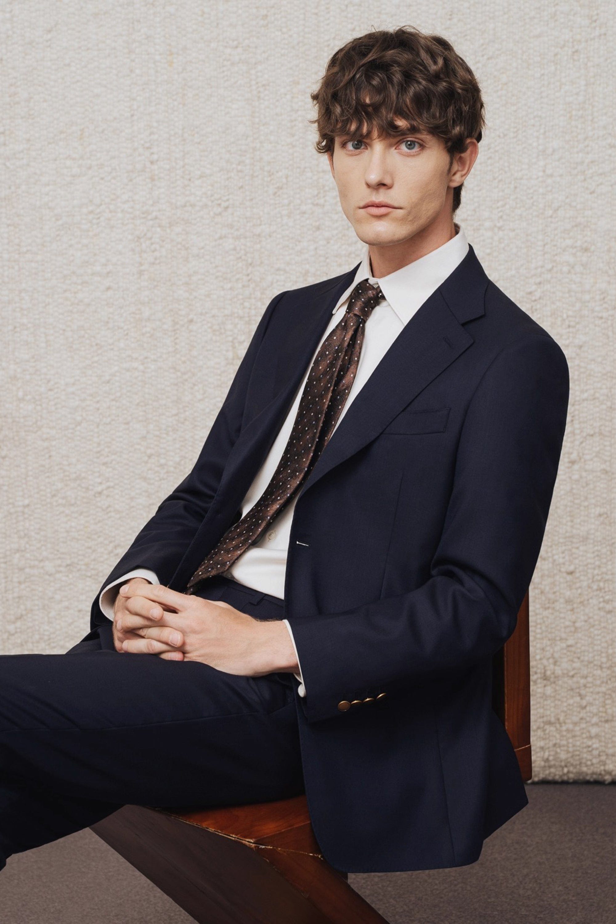 aesido Men Navy Blue Two Piece Suit Blazer and Pants with Peak Lapel