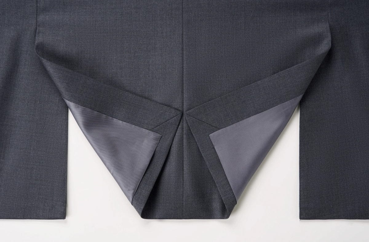 aesido Men’s Classic Grey Two-Piece Suit with Peak Lapel Blazer and Matching Pants