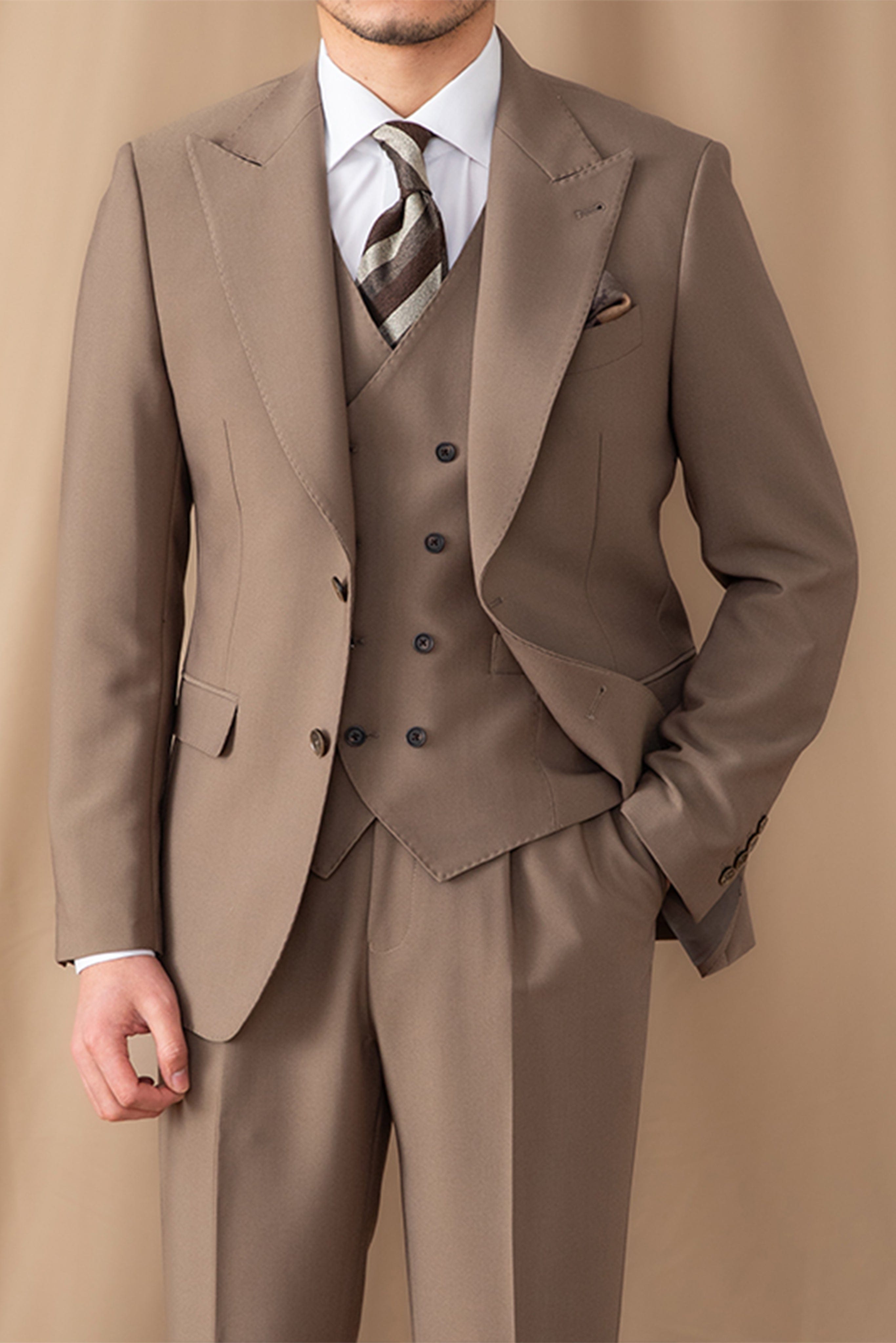 aesido 3 Piece Business Casual Peak Lapel Men's Suit (Blazer+Vest+Pants）