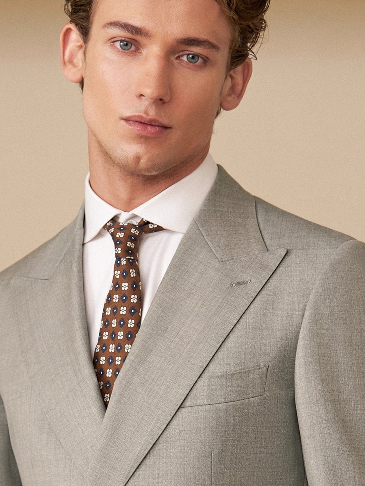 aesido Black Double Breasted Men’s Suit 2-Piece Blazer and Pants