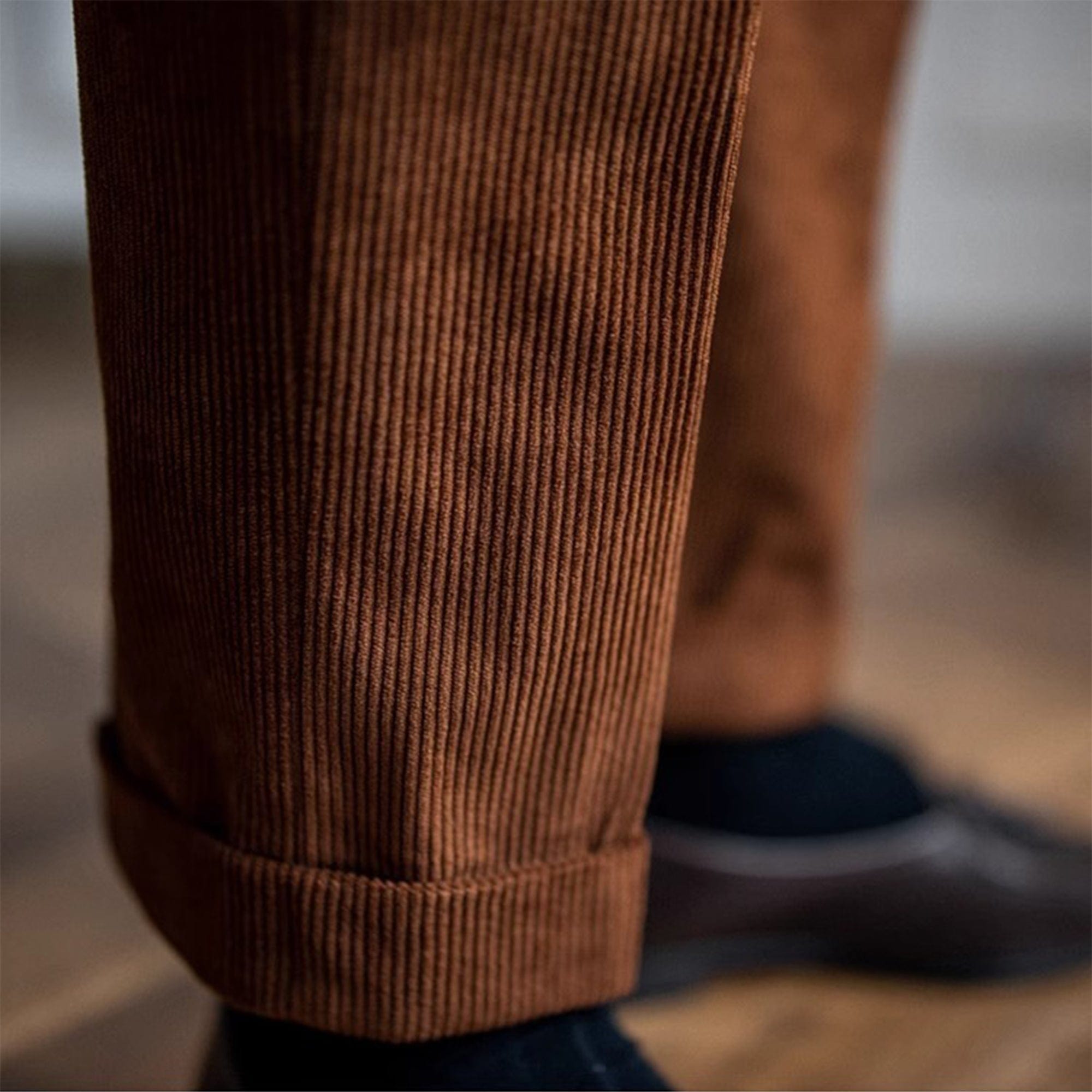 aesido Brown Retro High-Waisted Straight-Leg Curled Corduroy Men's Trousers