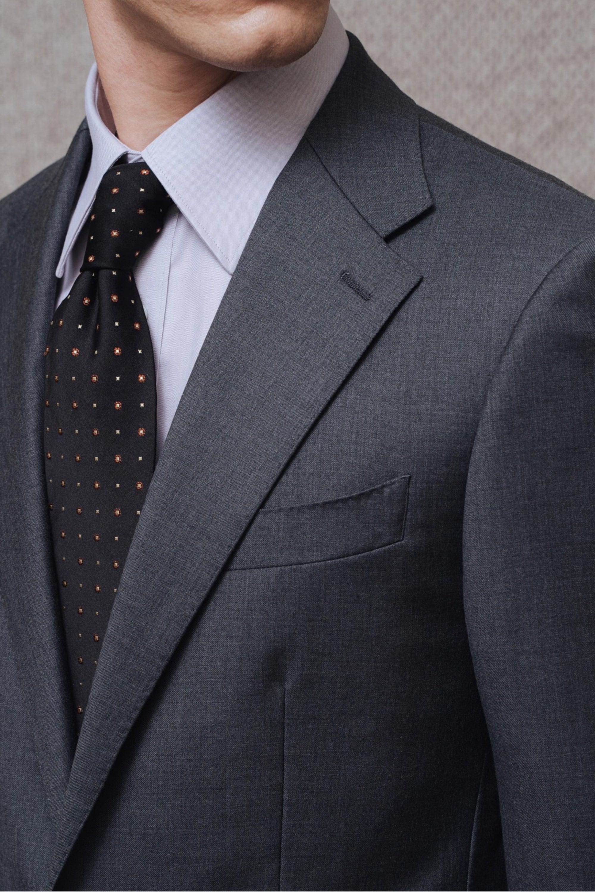 aesido Men’s Classic Grey Two-Piece Suit with Peak Lapel Blazer and Matching Pants