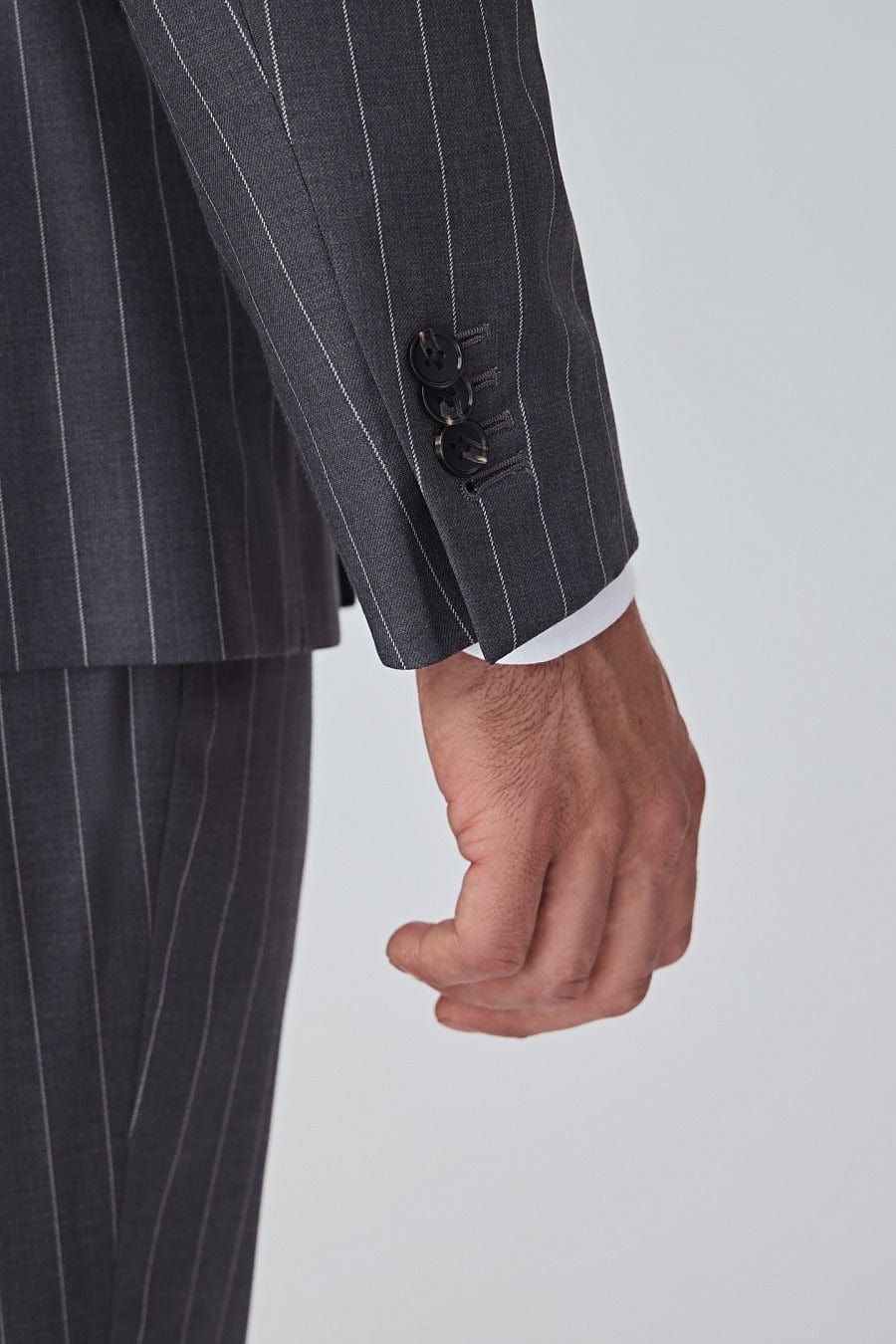 aesido Men’s Grey Pinstripe Double-Breasted Suit Set – Blazer & Pants